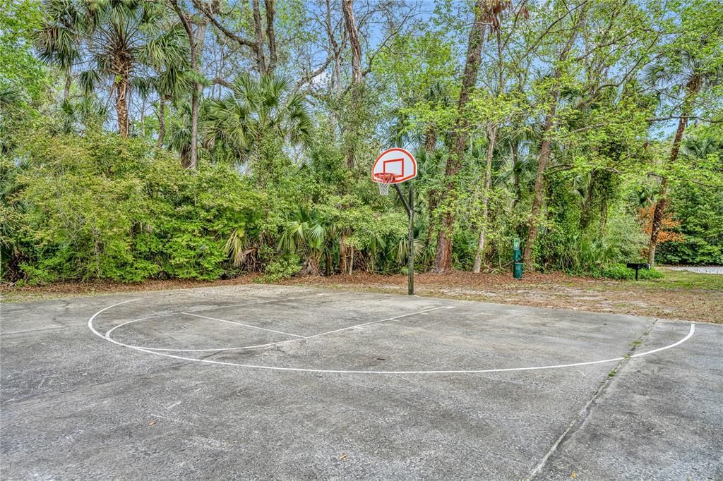 For Sale: $225,000 (3 beds, 2 baths, 1400 Square Feet)