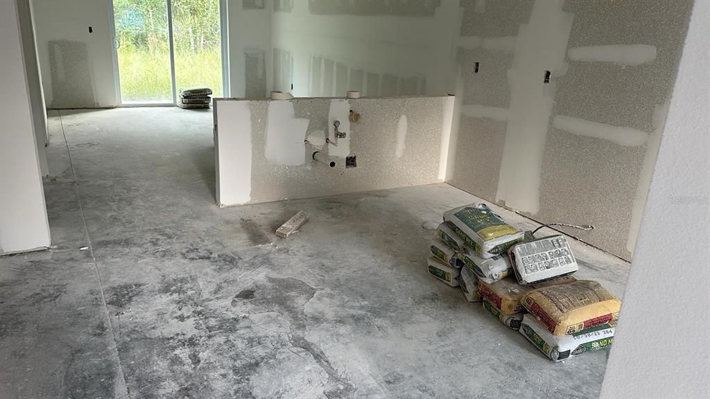 For Sale: $307,000 (6 beds, 0 baths, 2324 Square Feet)
