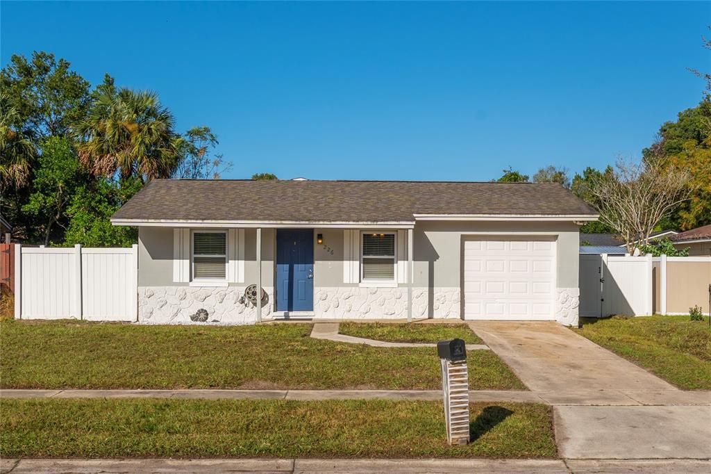 For Sale: $310,000 (3 beds, 2 baths, 1050 Square Feet)