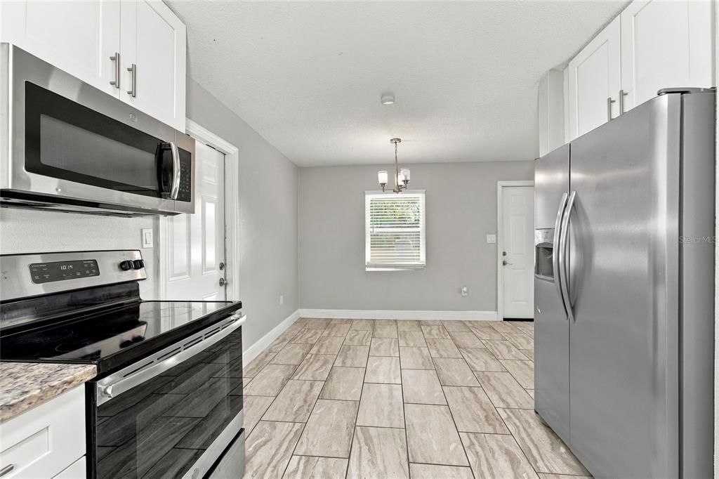 For Sale: $310,000 (3 beds, 2 baths, 1050 Square Feet)