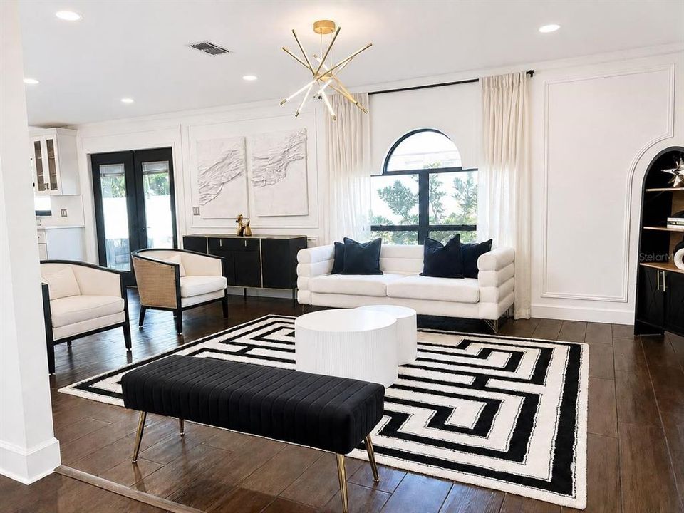 For Sale: $500,000 (4 beds, 2 baths, 2170 Square Feet)