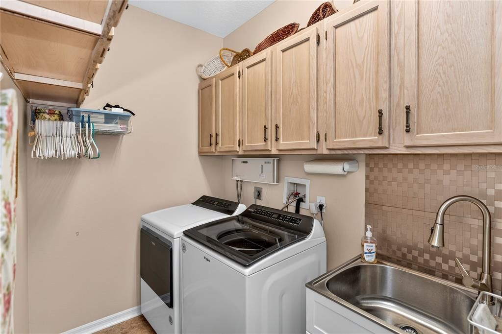 For Sale: $389,999 (3 beds, 2 baths, 1719 Square Feet)