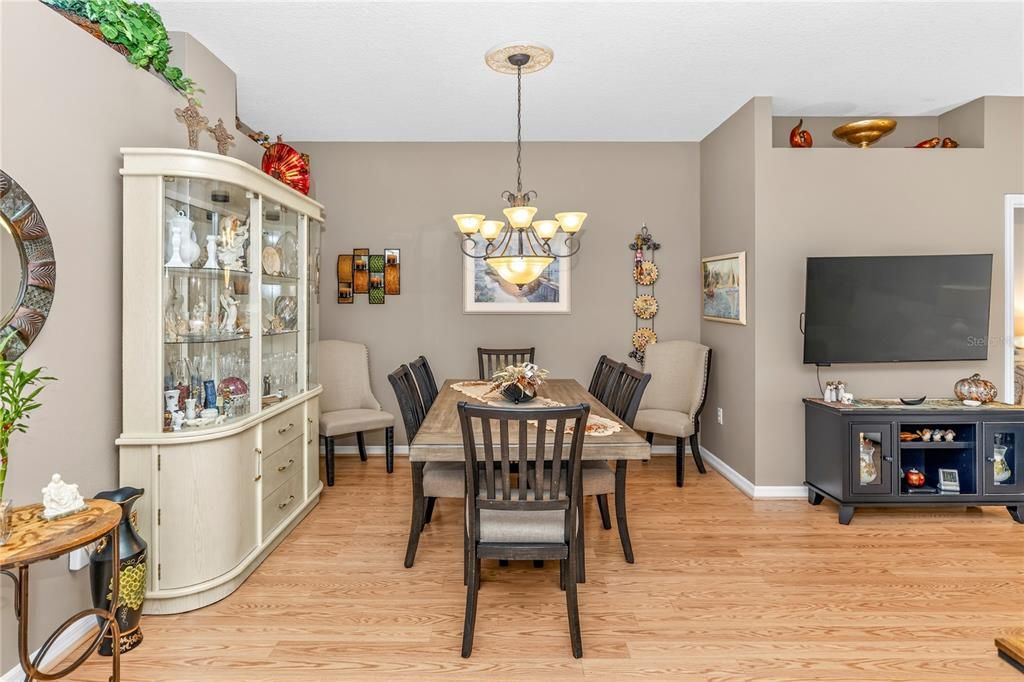 For Sale: $389,999 (3 beds, 2 baths, 1719 Square Feet)