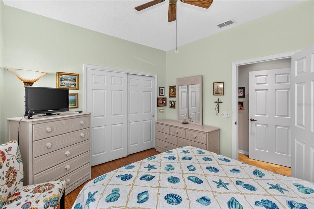 For Sale: $389,999 (3 beds, 2 baths, 1719 Square Feet)