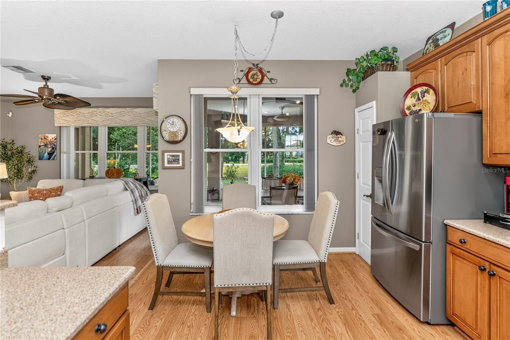 For Sale: $389,999 (3 beds, 2 baths, 1719 Square Feet)