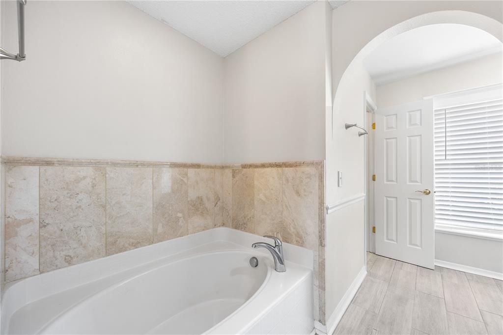 For Sale: $415,000 (4 beds, 3 baths, 3016 Square Feet)