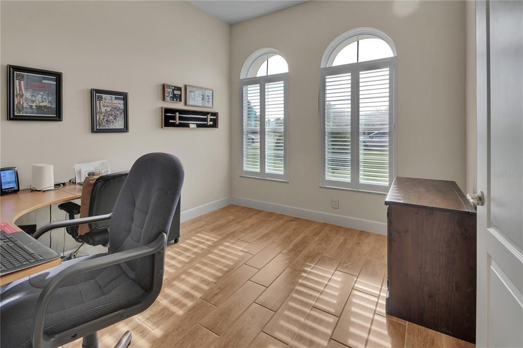 For Sale: $415,000 (3 beds, 2 baths, 1904 Square Feet)