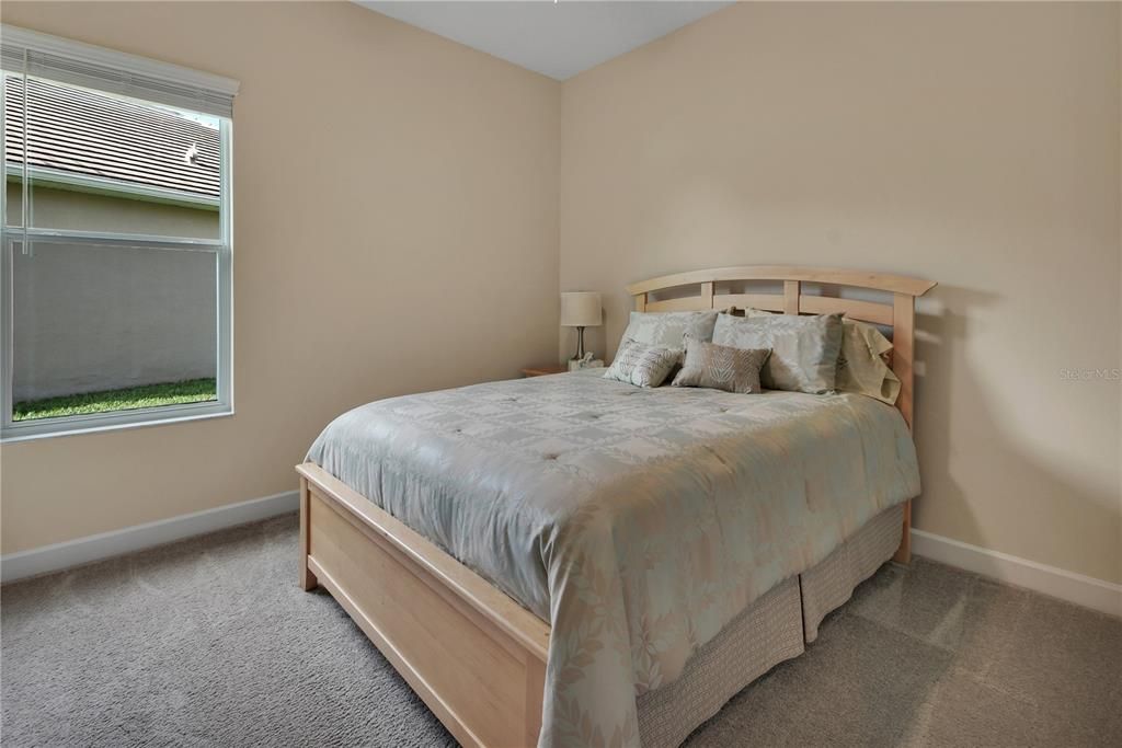 For Sale: $415,000 (3 beds, 2 baths, 1904 Square Feet)
