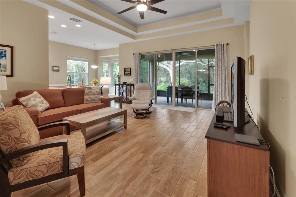 For Sale: $415,000 (3 beds, 2 baths, 1904 Square Feet)