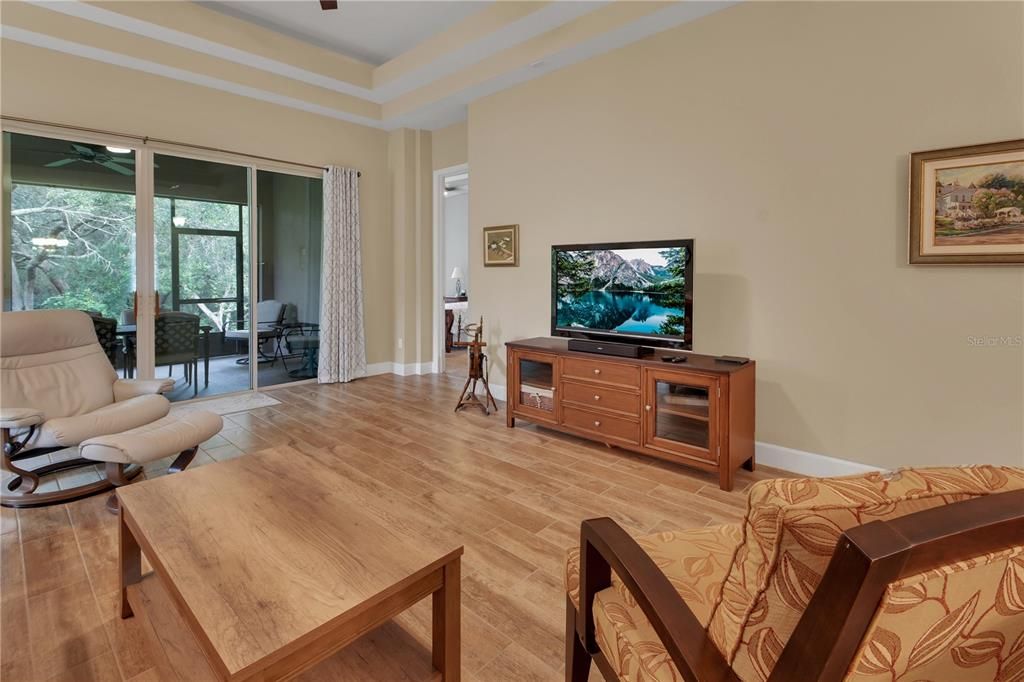 For Sale: $415,000 (3 beds, 2 baths, 1904 Square Feet)