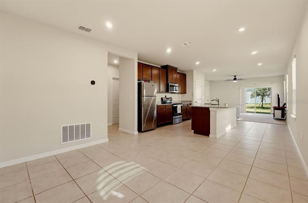For Sale: $319,000 (3 beds, 2 baths, 1494 Square Feet)