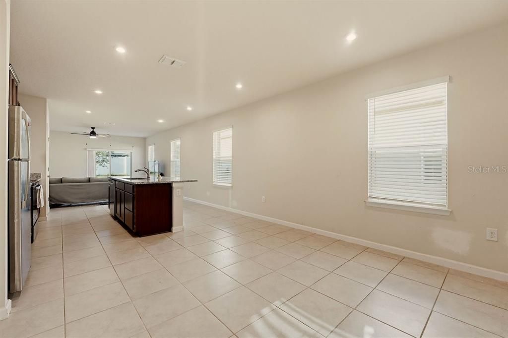 For Sale: $319,000 (3 beds, 2 baths, 1494 Square Feet)