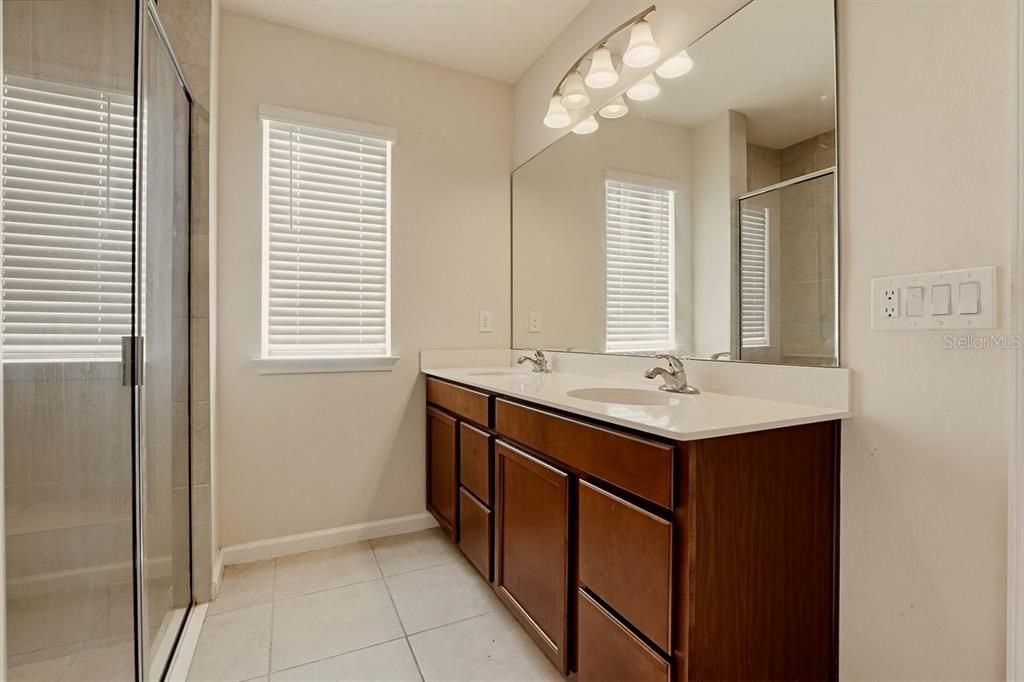 For Sale: $319,000 (3 beds, 2 baths, 1494 Square Feet)