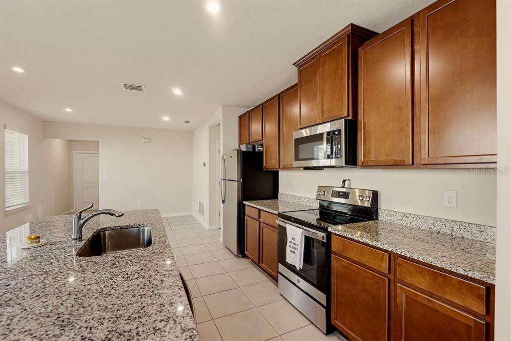 For Sale: $319,000 (3 beds, 2 baths, 1494 Square Feet)