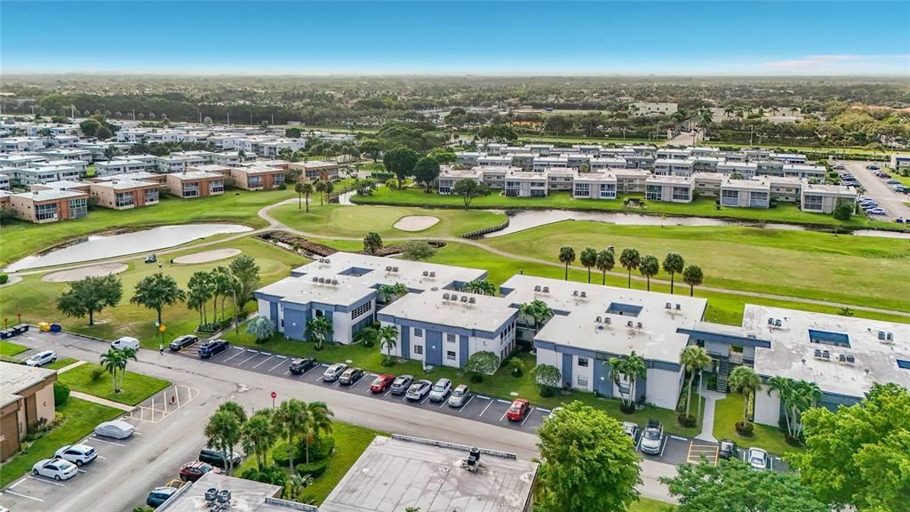 На продажу: $169,900 (2 спален, 2 ванн, 1044 Квадратных фут)