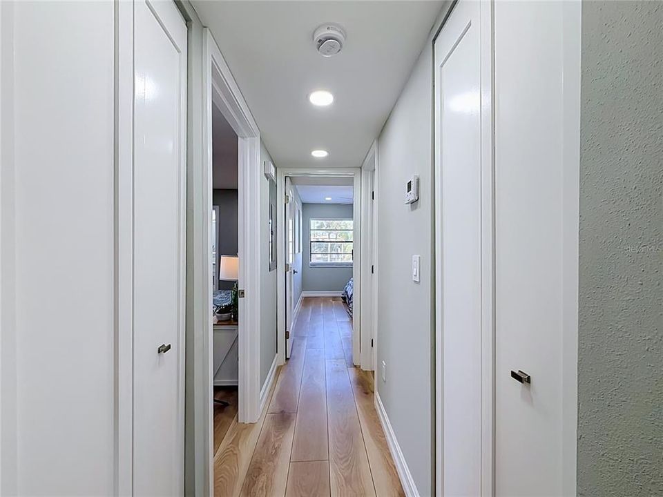 На продажу: $169,900 (2 спален, 2 ванн, 1044 Квадратных фут)