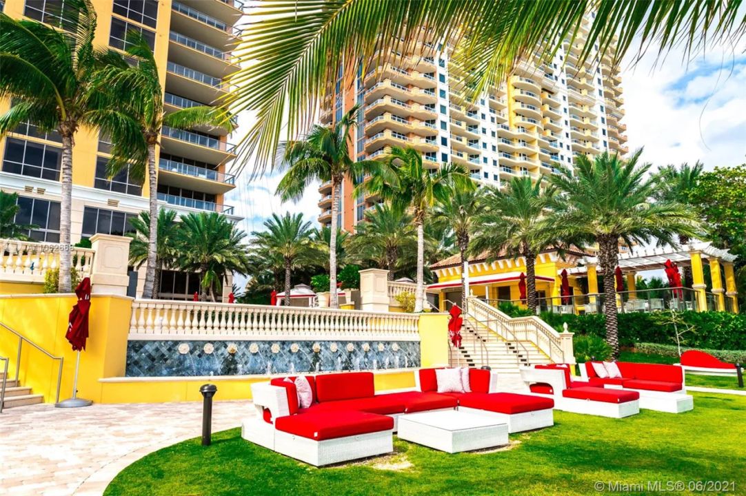 Mansions at Acqualina