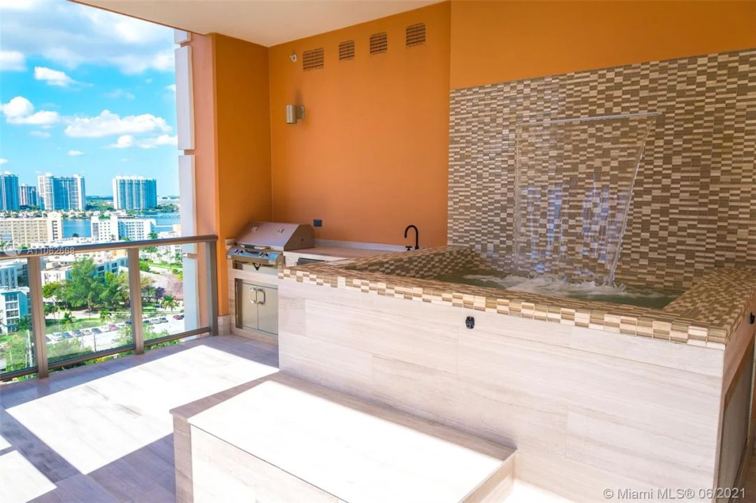 Mansions at Acqualina