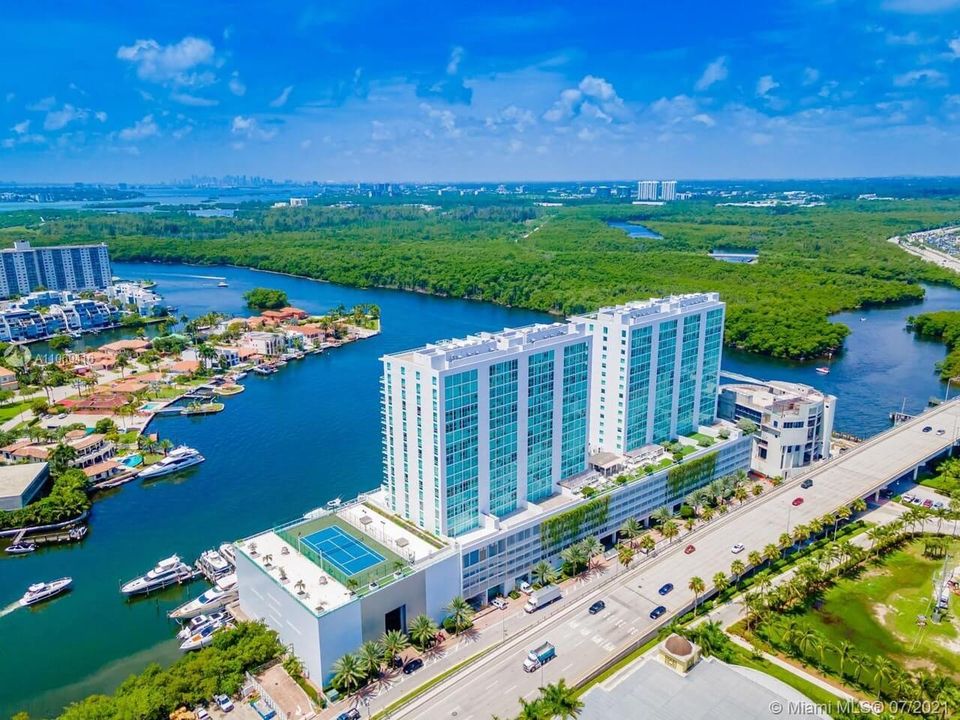 400 Sunny Isles