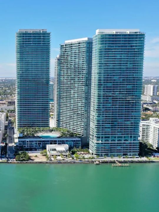 Paraiso Bay