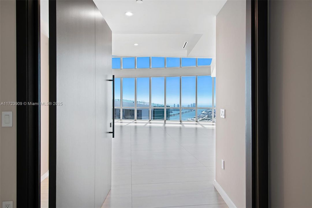 Paramount Miami Worldcenter