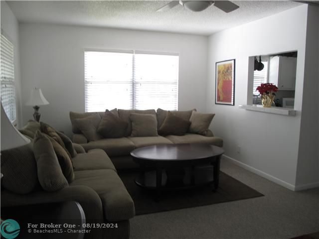 Active With Contract: $700 (1 beds, 1 baths, 708 Square Feet)