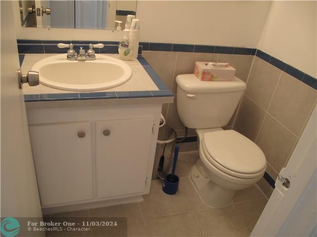 Active With Contract: $700 (1 beds, 1 baths, 708 Square Feet)