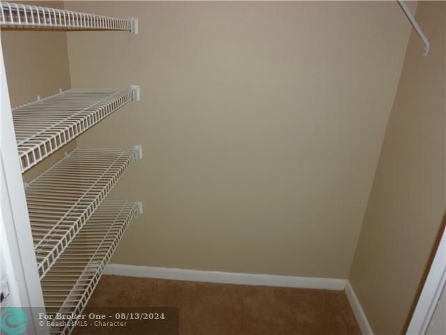 Active With Contract: $825 (1 beds, 1 baths, 0 Square Feet)