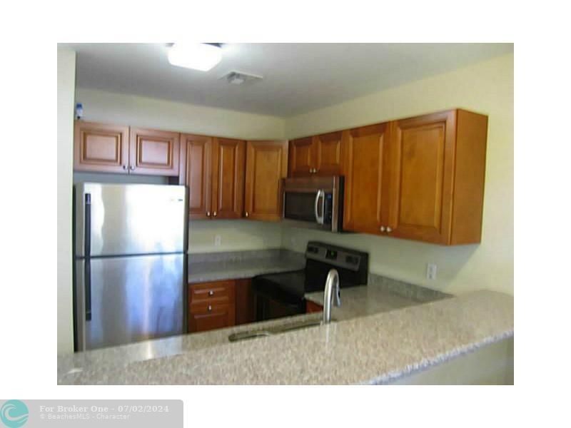 Active With Contract: $1,250 (2 beds, 1 baths, 1020 Square Feet)