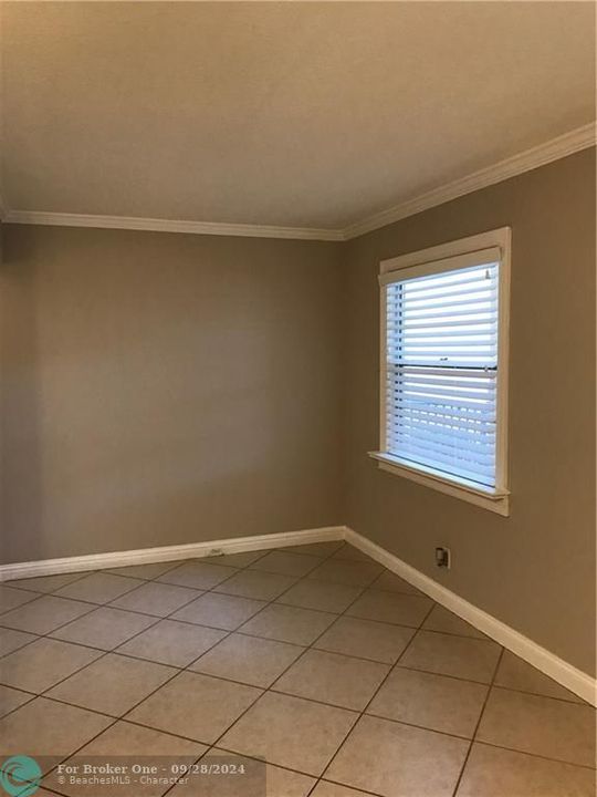 Active With Contract: $1,200 (2 beds, 1 baths, 997 Square Feet)