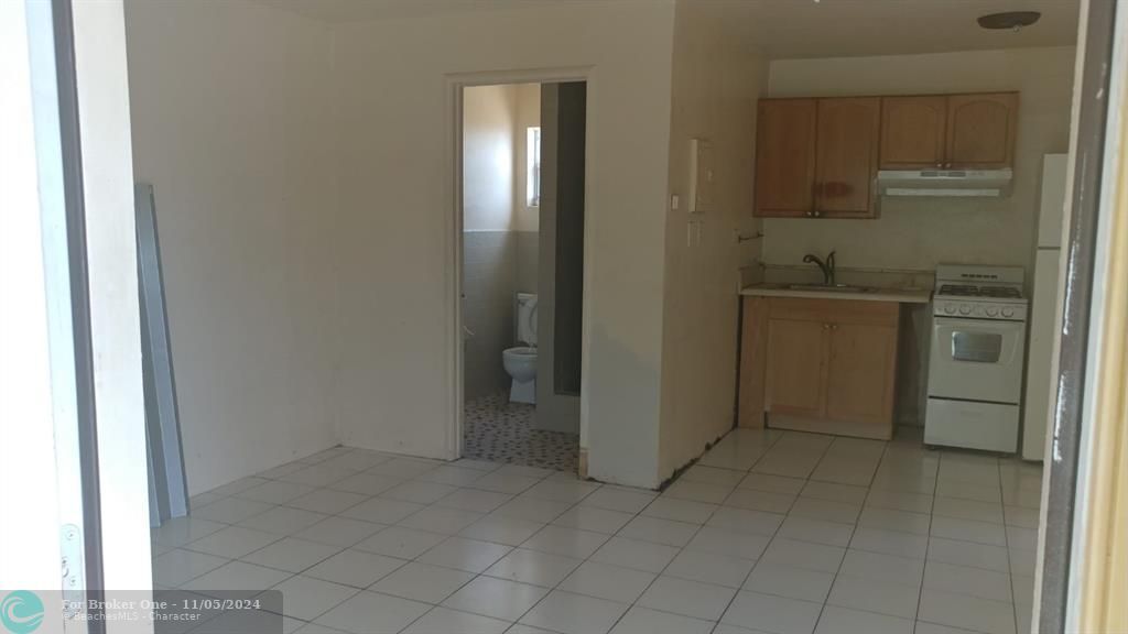 Recently Rented: $800 (0 beds, 1 baths, 2466 Square Feet)