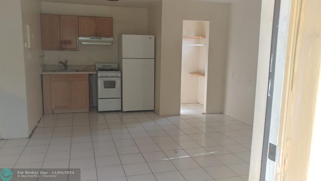 Recently Rented: $800 (0 beds, 1 baths, 2466 Square Feet)