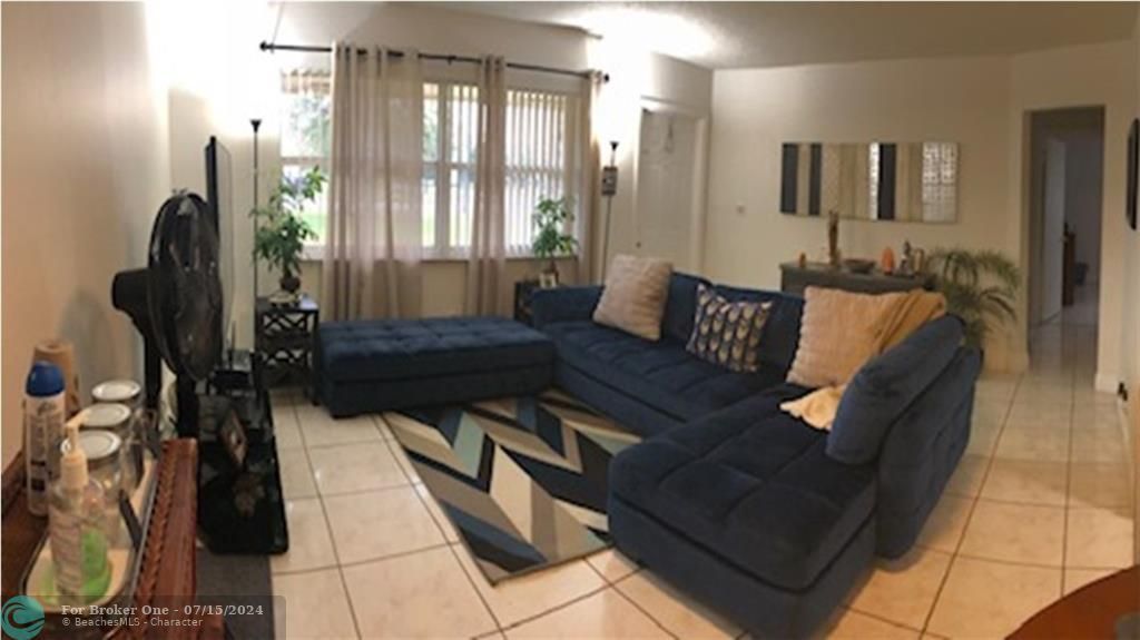 Active With Contract: $1,450 (2 beds, 2 baths, 2524 Square Feet)