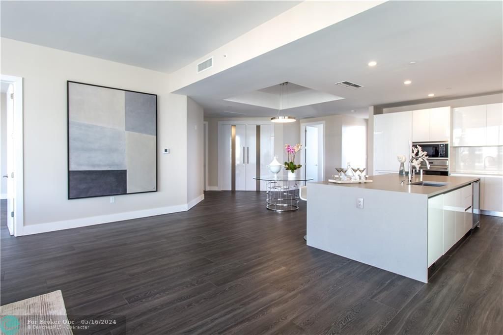Recently Sold: $1,495,000 (3 beds, 3 baths, 2531 Square Feet)