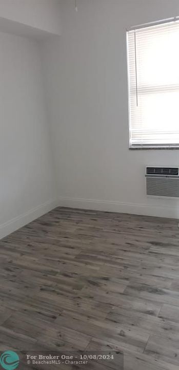 Vendido Recientemente: $995 (1 camas, 1 baños, 4985 Pies cuadrados)