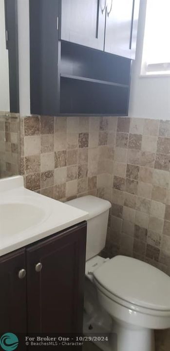 Vendido Recientemente: $995 (1 camas, 1 baños, 4985 Pies cuadrados)