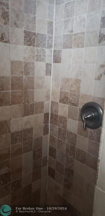 Vendido Recientemente: $995 (1 camas, 1 baños, 4985 Pies cuadrados)