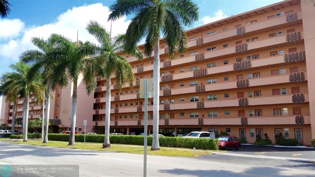 Vendido Recientemente: $149,900 (2 camas, 2 baños, 1027 Pies cuadrados)