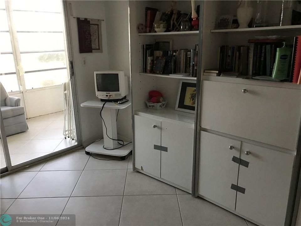 Vendido Recientemente: $142,000 (2 camas, 1 baños, 881 Pies cuadrados)