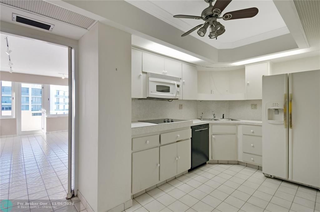 Recently Sold: $250,000 (2 beds, 2 baths, 1103 Square Feet)