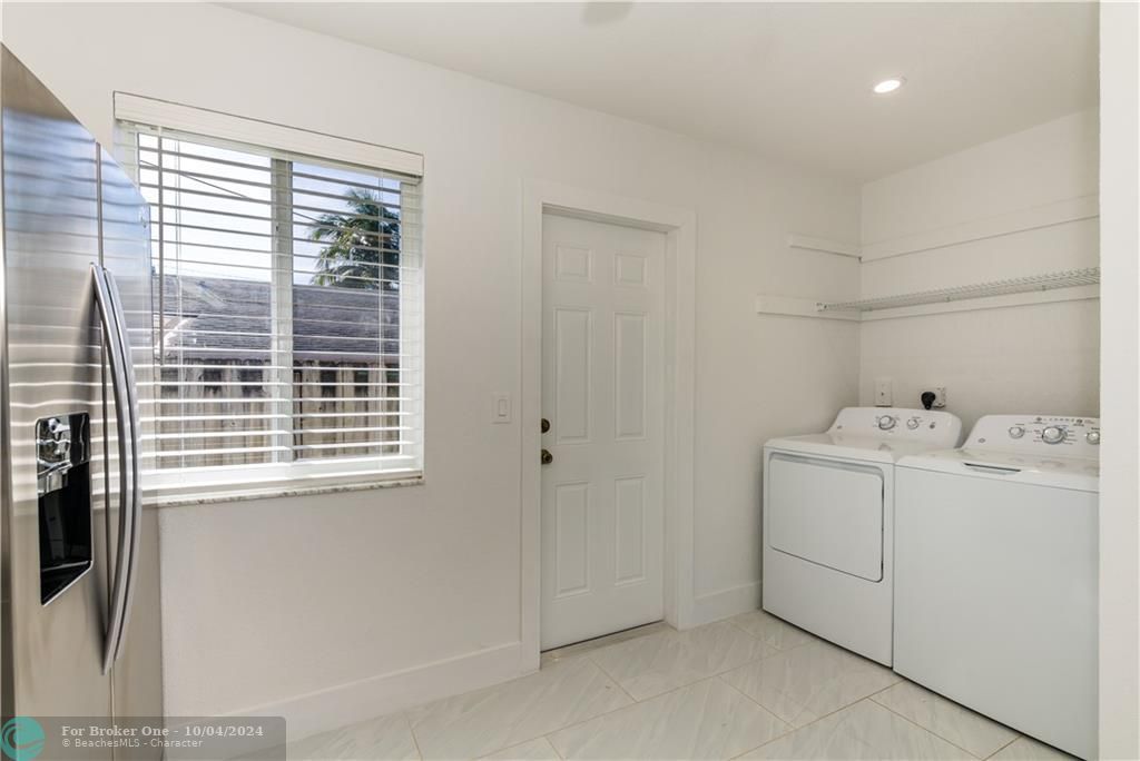 Recently Sold: $1,550 (2 beds, 1 baths, 1560 Square Feet)