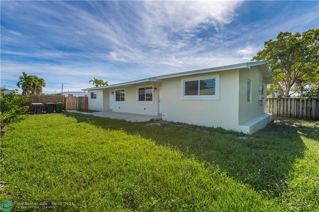 Recently Sold: $1,550 (2 beds, 1 baths, 1560 Square Feet)