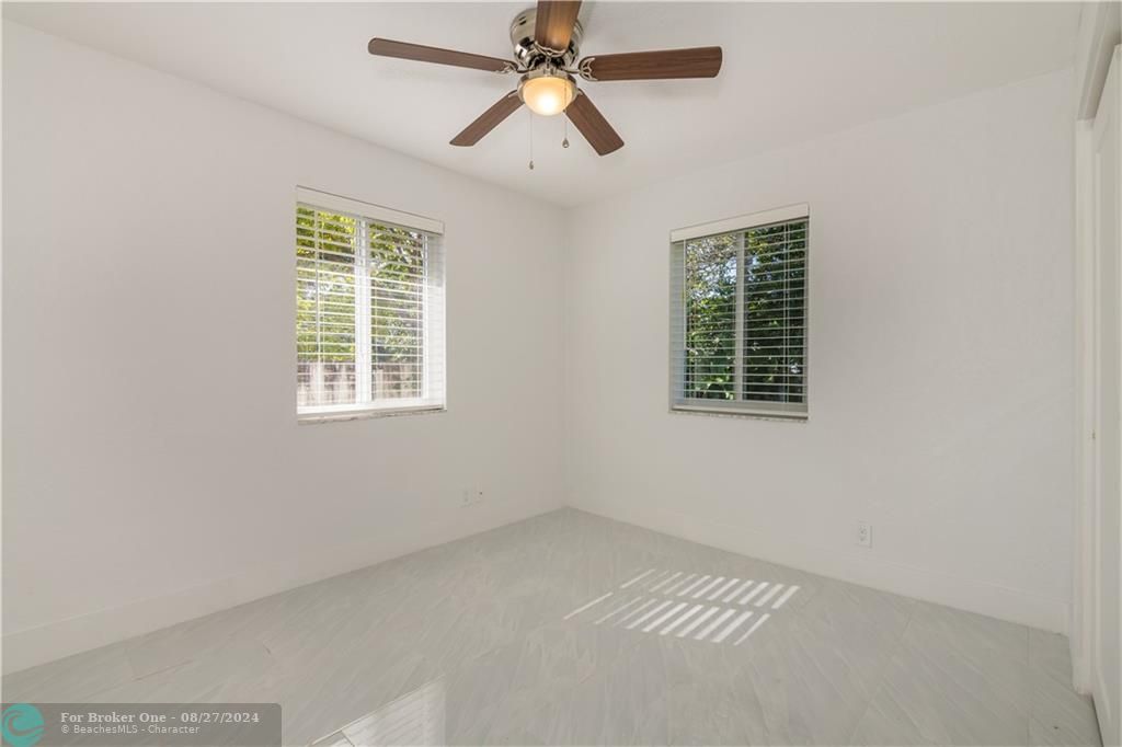 Recently Sold: $1,550 (2 beds, 1 baths, 1560 Square Feet)