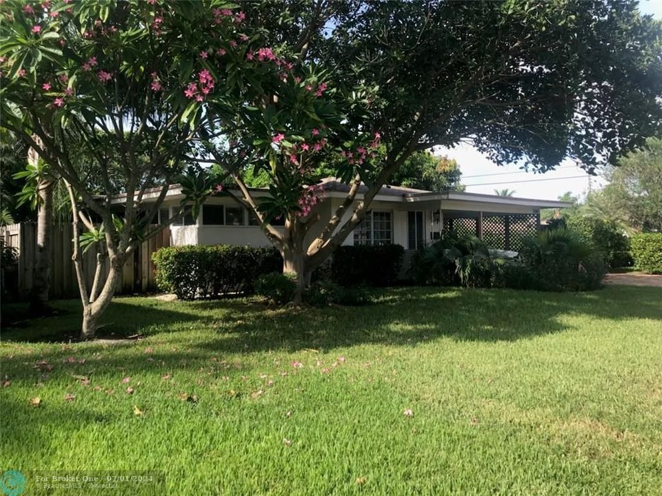 Recently Sold: $370,000 (2 beds, 2 baths, 1792 Square Feet)