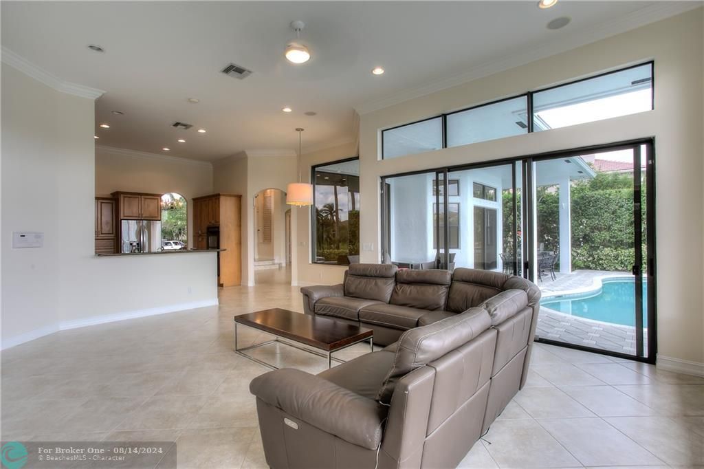 Recently Sold: $895,000 (5 beds, 3 baths, 3100 Square Feet)