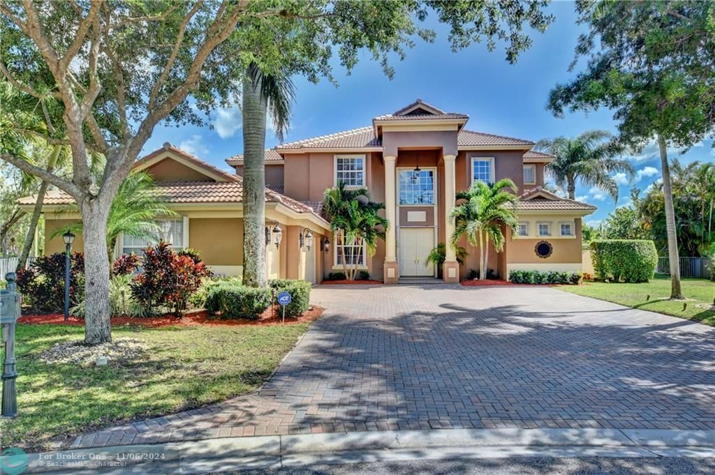 Recently Sold: $739,999 (5 beds, 4 baths, 3861 Square Feet)