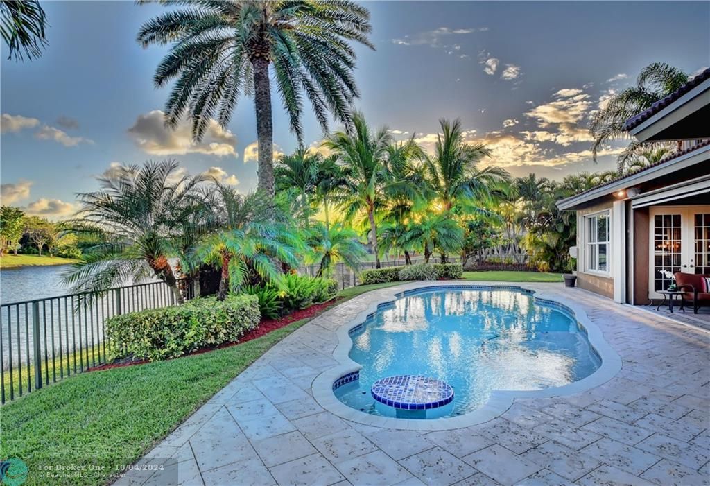 Recently Sold: $739,999 (5 beds, 4 baths, 3861 Square Feet)