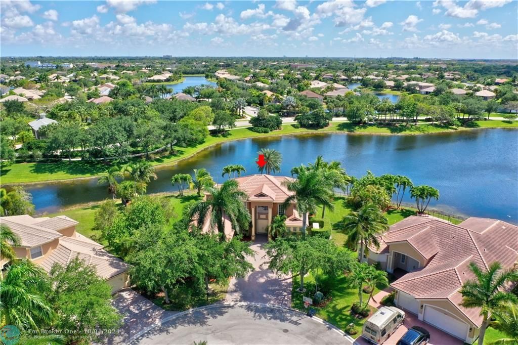 Recently Sold: $739,999 (5 beds, 4 baths, 3861 Square Feet)