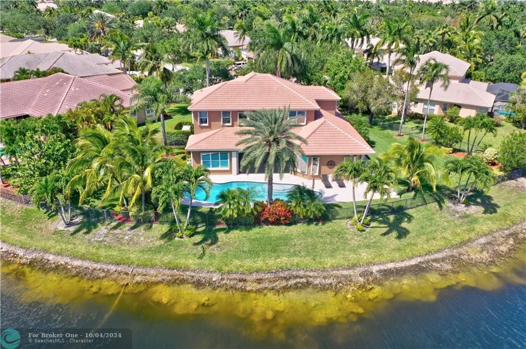 Recently Sold: $739,999 (5 beds, 4 baths, 3861 Square Feet)