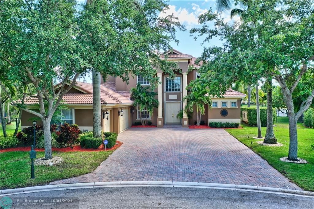 Recently Sold: $739,999 (5 beds, 4 baths, 3861 Square Feet)